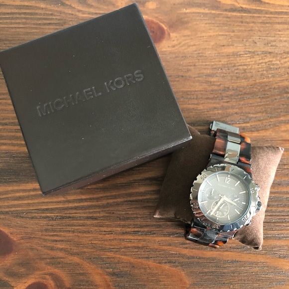 Michael Kors Watch - Picture 2 of 8